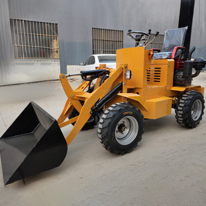 รถตักล้อยางดีเซลขนาดเล็ก 650 กก. ขับเคลื่อน 4 ล้อ สำหรับทุกพื้นที่ มาตรฐานยูโร 5 ได้รับการรับรองมาตรฐาน CE จัดส่งรวดเร็ว ผลิตในจีน พร้อมบริการจัดส่งฟรี - Product Image 1