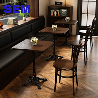 Ensemble de table et chaises de salle à manger vintage en bois massif, vente en gros SEM Factory, pour café, restaurant commercial, mobilier