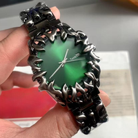 Montre-bracelet pour homme en acier inoxydable au design cyberpunk unique, boîtier de montre à visage gothique, style gothique