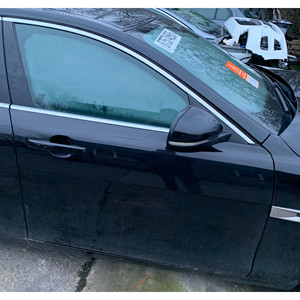 Gruppo porta JAGUAR XE OSF/RHF (SANTORINI BLACK PAB) T4N2632 - Product Image 1