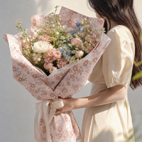 Papier d'emballage pour bouquet en kraft à imprimé floral coloré, papier d'emballage pour fleurs en gros, papier d'emballage floral pas cher, papier cadeau, fournitures pour fleuristes