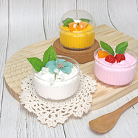 Gelas kecil Parfait puding, cangkir makanan penutup plastik sekali pakai dengan tutup untuk pesta
