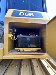 รถดันดินตีนตะขาบ CAT D6R มือสองพร้อมเครื่องยนต์ CAT และริปเปอร์ สำหรับงานก่อสร้างและเหมืองแร่ มีสินค้าในสต็อก - Product Image 3