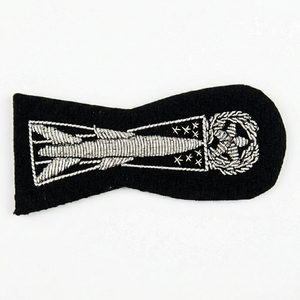 Insignia bordada personalizada GERMAN CAP-669 con ancla y corona de laurel, parche de tela para coser en uniformes y prendas. - Product Image 1