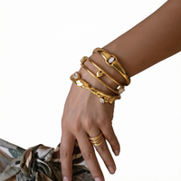 Bracelet Cœur Double Couche Gaovo Niche avec Accent CZ Taille Marquise, Plaqué Or 18K, Acier Inoxydable Résistant au Ternissement, Bijoux pour Femme