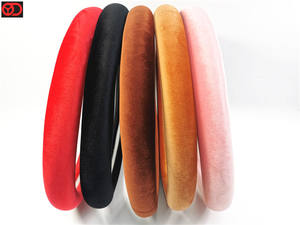 Nueva cubierta de <span class=keywords><strong>volante</strong></span> de 3 radios de felpa Universal Furry para Cadillac Auto Cars Winter con Diamond Venta caliente - Product Image 5