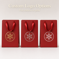 Sacs cadeaux pour petites entreprises, sacs cadeaux de Noël personnalisés en rouge et or avec des flocons de neige en feuille d'or, rubans en satin, poignées, sacs cadeaux en vrac pour les fêtes