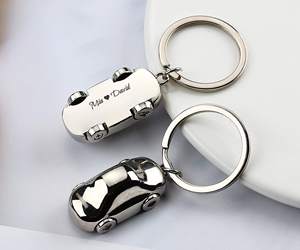 Portachiavi in Metallo a Forma <span class=keywords><strong>di</strong></span> Auto Personalizzabile con Incisione Laser, Souvenir Promozionale Unico ed Elegante per Regalo - Product Image 1