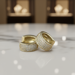 Pendientes Huggie de Oro Sólido de 18K en Color Blanco Champán con Microincrustaciones de Diamantes Redondos de Corte Brillante, Joyería Fina de Lujo para Mujer - Product Image 2