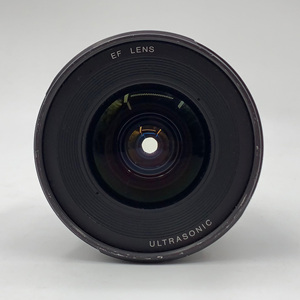 Objectif ultra grand angle Canon EF 17-35mm f/2.8L USM d'occasion à bon prix pour la production vidéo - Product Image 6