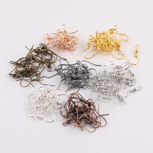 Ganchos de Metal Multicolor para Pendientes, en Caja, Accesorios para Hacer Joyería DIY, 7 Colores, Estilo Simple - Product Image 5