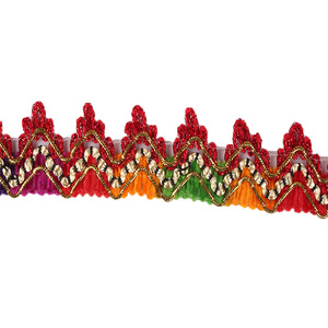 Tende Vintage a Onde all'Ingrosso, Pizzo Etnico per Abbigliamento e Accessori, Pizzo Colorato a Triangolo Dorato 100% Poliestere Ecologico - Product Image 3