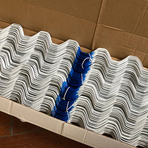 Petite grande serre en plastique directe des fabricants Fente pour carte à vent droite en PE Pression de ressort fixe pour le verre à usage <span class=keywords><strong>agricole</strong></span> - Product Image 2