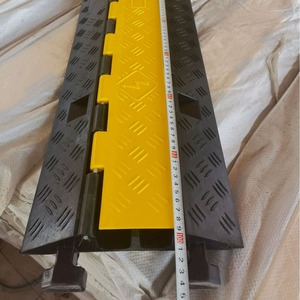 2-Kanal Schwerlast-Kabelschutz Auto-Durchfahrtschutz für Kabel Einfahrt Geschwindigkeitsbegrenzung Gummi-Kabelschutz - Product Image 4