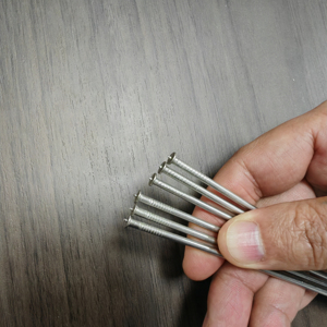 Pernos de Soldadura para Aislamiento de CD de Buena Calidad (Tipo Clavo Común) con Vástago Liso para Aislamiento de HVAC en Acero - Product Image 1