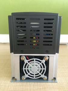 Variador de Frecuencia EURA DRIVES Trifásico AC380-440V 4KW VFD VSD para Motor de Inducción y Síncrono E2000-0040T3 - Product Image 4