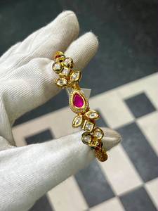 Bracelet Kundan de qualité supérieure pour femmes, plaqué or, fait main, bijoux de mariage indiens, imitation de bijoux de mode - Product Image 4