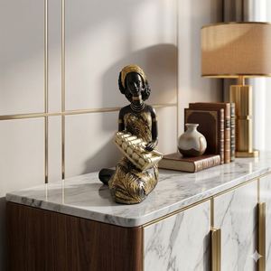 Figurine de femme africaine en résine de luxe - Sculpture d'art populaire unique, design artistique, forme irrégulière pour la décoration de la maison, cadeau de collection - Product Image 3