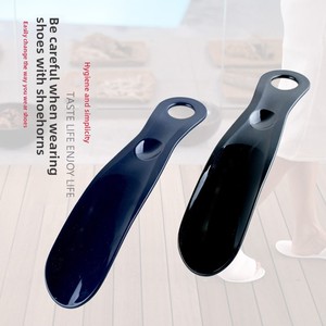 Chausse-pied de voyage en plastique à manche court et coudé, pour un enfouissement facile des chaussures, pour hommes et femmes, chaussures en cuir et bottes - Product Image 1