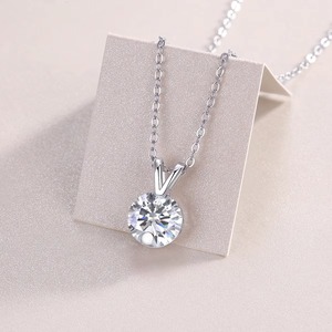 Delicato Ciondolo Rotondo in Moissanite <span class=keywords><strong>Argento</strong></span> 925 2ct D VVS con Castone per Regalo e Uso Quotidiano Collana in Moissanite Stile Chic - Product Image 2