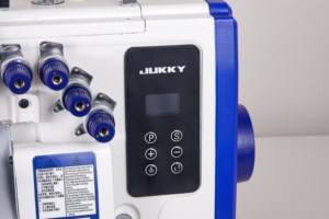 Machine à coudre surjeteuse industrielle JK haute vitesse pour matériaux légers à moyens, état neuf, moteur bleu foncé - Product Image 6