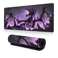 Tapis de souris de jeu en caoutchouc personnalisé à thème dinosaure anime, marque privée, surface lisse, 900x400mm, carré, couleur et logo personnalisés, en stock