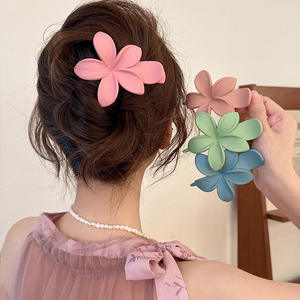 Pinza de Pelo Estilo Coreano con Diseño Floral Dulce y Elegante para Mujer, Accesorio de Pelo de Plástico Esmerilado para Fiestas y Bodas - Product Image 1