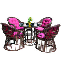 Ensemble de meubles de jardin en rotin pour villa - Design minimaliste moderne, structure en plastique mobile, chaises et tables trois à cinq places