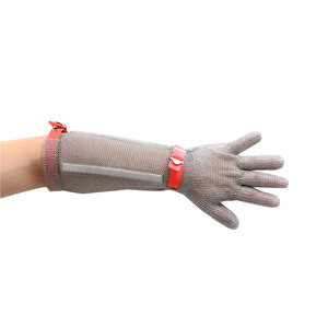 Guantes de seguridad de acero inoxidable resistentes a cortes con correa textil, diseño de malla larga y extensión para carnicería y cocina - Product Image 5