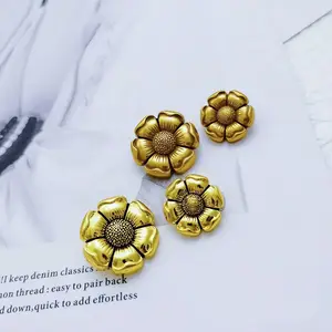 Wholesale cheap bulk 25mm flower zinc alloy artwork diamond metal buttons for clothing