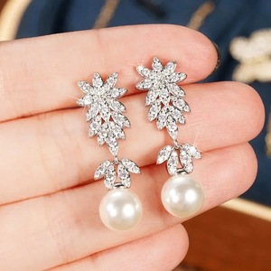 Eleganti Orecchini a Fiore per Donne, Accessori per Orecchie da Indossare Quotidianamente, Ideali per Outfit Casual e Regalo - Product Image 5