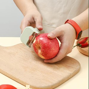Coupe-légumes électrique multifonctionnel 4-en-1 en plastique avec fonctions <span class=keywords><strong>de</strong></span> découpe, <span class=keywords><strong>de</strong></span> pressage <span class=keywords><strong>et</strong></span> <span class=keywords><strong>de</strong></span> mélange - Product Image 4