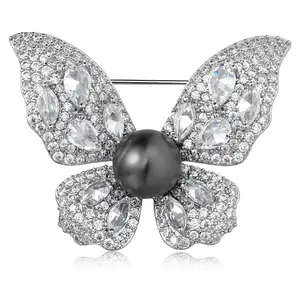 2024 nuova luce di lusso alta lucentezza perla intarsiata zircone farfalla spilla da donna gioielli regalo personalizzato