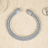 CLIORO Bracciale Unisex Impermeabile a Doppio Strato con Catena Intrecciata, Gioiello da Polso Trendy Hip Hop per Uso Quotidiano