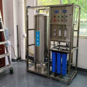 Système de purification d'eau potable commercial 250 LPH par osmose inverse avec pompe PLC, moteur en acier inoxydable <span class=keywords><strong>et</strong></span> filtre pour eau en bouteille pure - Product Image 3