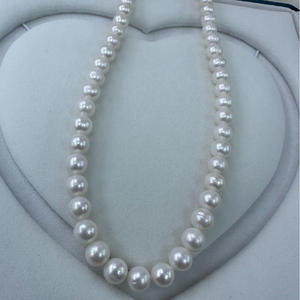 Collier rétro jeune et tendance pour femmes, perles d'eau douce naturelles de 8 à 9 mm, légèrement imparfaites, produit neuf - Product Image 4