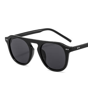 Gafas <span class=keywords><strong>De</strong></span> <span class=keywords><strong>Sol</strong></span> <span class=keywords><strong>De</strong></span> alta calidad para mujer, <span class=keywords><strong>lentes</strong></span> polarizadas redondas, montura pequeña, unicolor - Product Image 3