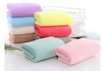 Vente en gros d'usine, chiffons de nettoyage en microfibre pas chers / serviettes de table 30x30cm, torchons de cuisine en microfibre