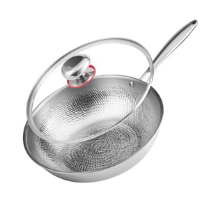 Klassiek Ontwerp Puur Titanium Wok Handgemaakte Hamerpatroon Ijzeren Pan Met Antiaanbaklaag Ongecoate Pan Titanium Kookgerei Set - Product Image 6
