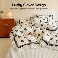 Parure de lit tendance blanc crème avec housse de couette à volants français et motif floral noir – Nouvelle arrivée, literie romantique pour les vendeurs e-commerce