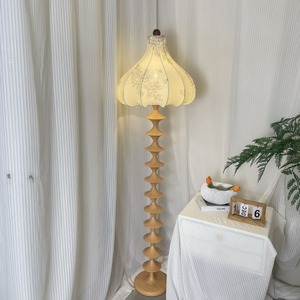 Lámpara de Pie Vintage de Madera Estilo Japonés para Sala de Estar o Dormitorio, Fuente de Luz LED, Control de Interruptor de Luz Tricolor, Decoración del Hogar - Product Image 1