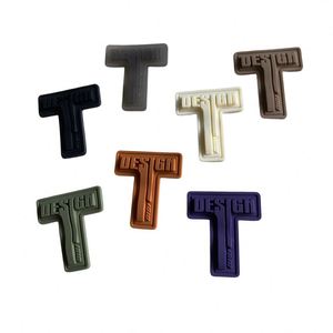 Parche de Silicona con Logotipo en Relieve, Personalizado en 3D, de Goma Suave de PVC, para Ropa y Mochilas - Product Image 3