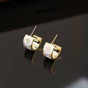 Pendientes de Botón de Plata de Ley 925 de Alta Gama para Mujer, Chapados en Oro, Modernos, Ligeros, de Lujo, Geométricos, con Circonita, para Regalo - Product Image 1