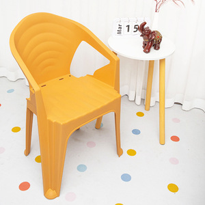 Silla de Plástico Hengfeng con Respaldo, Color Amarillo Albaricoque, Silla de Jardín Reforzada para Exteriores, para Adultos, Uso Comercial - Product Image 1