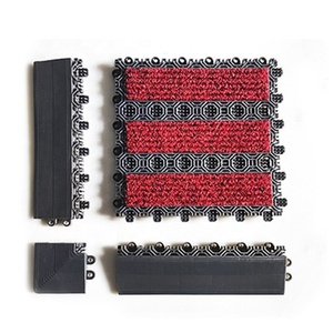 Tapete de Goma para Puerta Exterior con Revestimiento de Plástico y Accesorios de Bordeado - Product Image 1