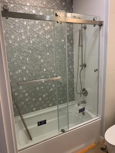 <span class=keywords><strong>Box</strong></span> <span class=keywords><strong>Doccia</strong></span> Scorrevole Senza Telaio per Vasca da Bagno, Vetro Temperato Trasparente da 10mm, Acciaio Inossidabile Dorato Spazzolato, per Villa e Hotel - Product Image 3