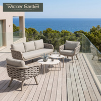 Ensemble de canapés de conversation contemporains pour l'extérieur, mobilier de jardin tressé avec coussins et tables basses pour patio et complexe hôtelier, vente en gros