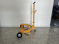 Chariot à tambours robuste avec cadre en acier, roues à profil bas, chariot à fûts en acier avec une tige pour tirer/ouvrir les fûts