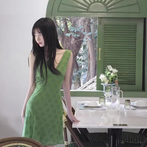 Korean Style Green Dress V Neck Slim Waist A Line Casual Summer Dress For Women Daily Wear Breathable Simple Design - Product Image 2