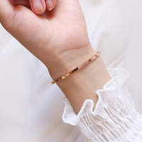 Bracelet de cercle de différentes tailles de miroir en acier de titane en gros